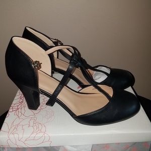 Journee collection high heels